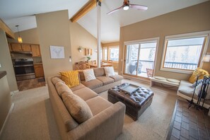 Condo Prestige, 2 chambres, balcon, vue sur la montagne (Quicksilver 1621) | Extérieur