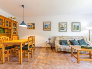 Dining - Vacation home Boters by Interhome (Torredembarra)