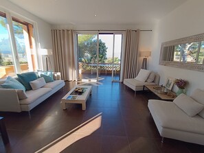 TV - Apartment Grace by Interhome (Saint-Raphaël)