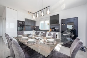 Villa, 5 Bedrooms, Private Pool, Sea View | In-room dining - Villa Suton (Razanac)