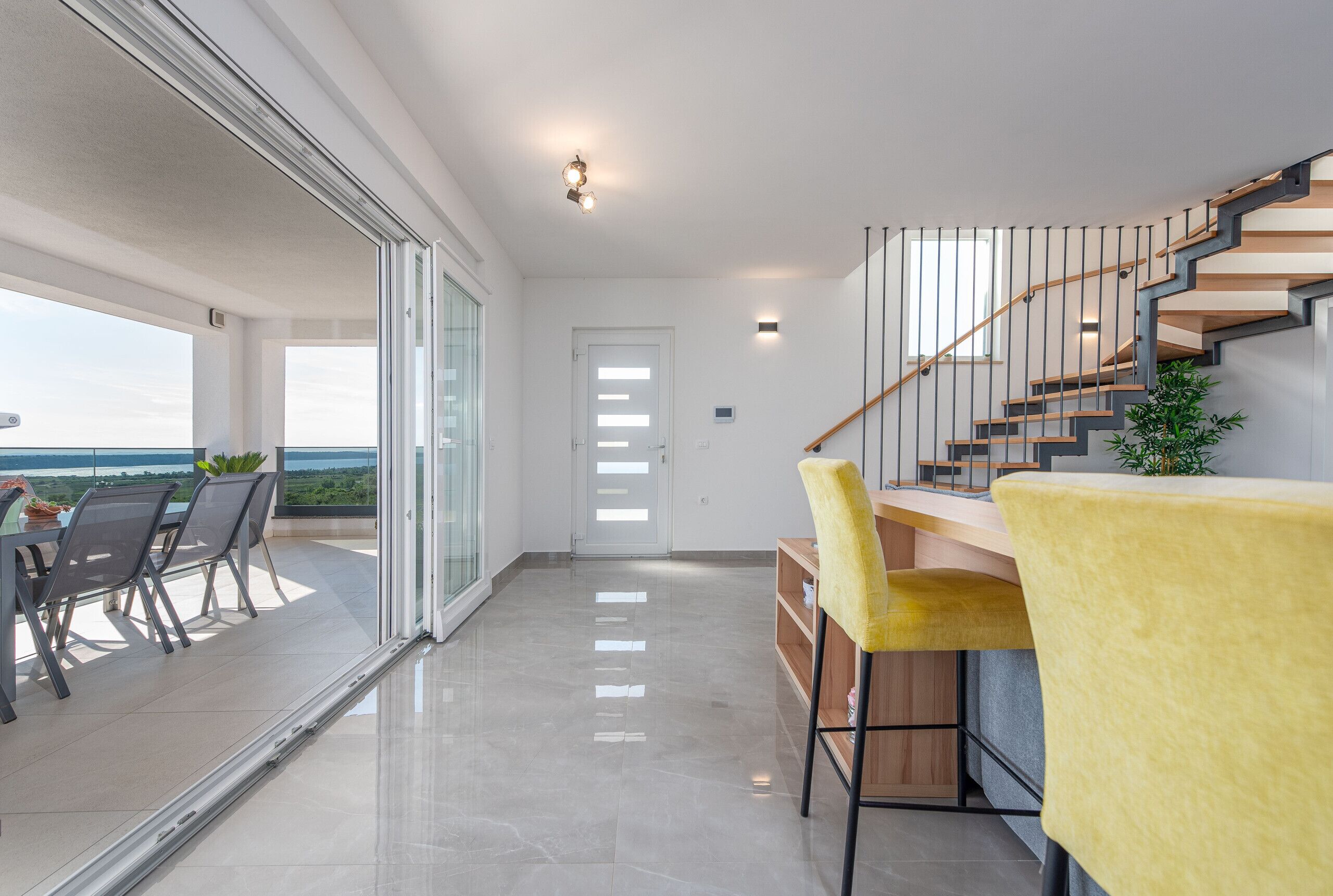 Villa - 5 soveværelser - privat pool - havudsigt | Stue