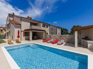 A heated pool - Vacation home Solis by Interhome (Pula/Duga uvala)