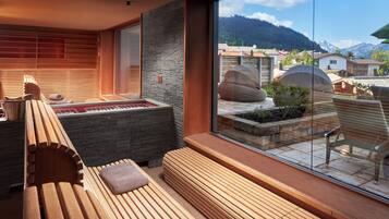 Sauna, Dampfbad, Körperbehandlungen, Warmsteinmassagen