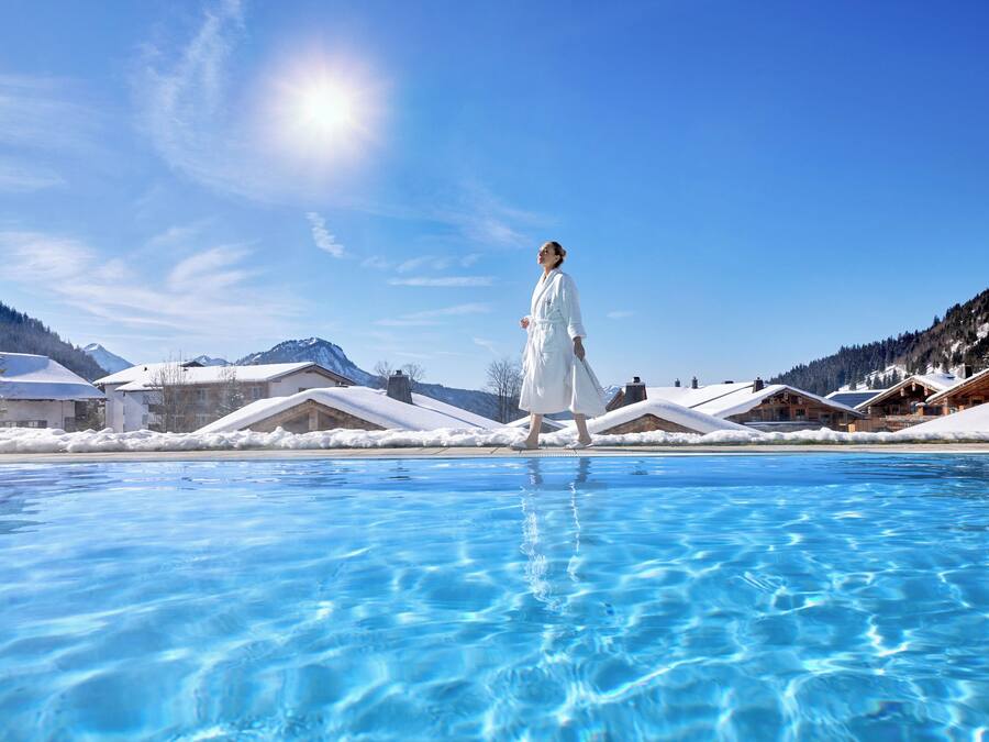 Sauna, steam room, body treatments, hot stone massages