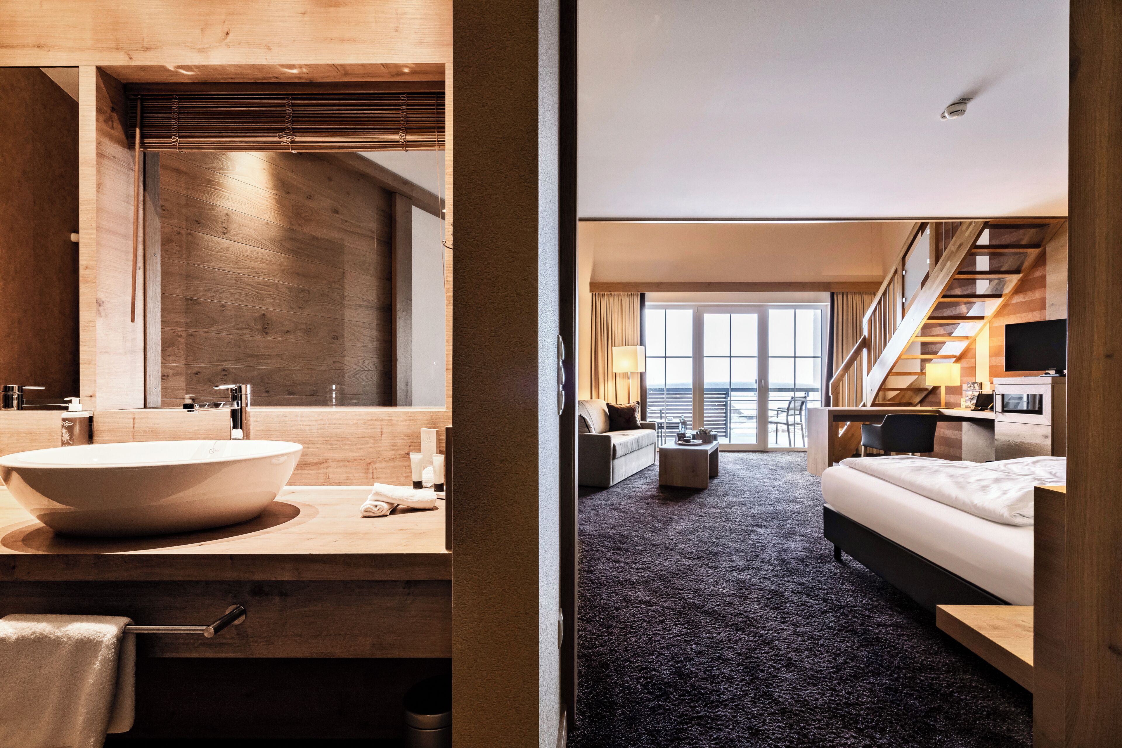 Exclusive Studio Suite, 2 Double Beds, Allergy Friendly, Mountain View | Hypo-allergenic bedding, individually decorated, individually furnished