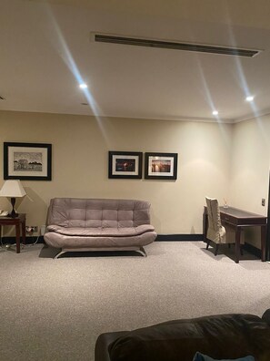 Smart TV - Raphael penthouse suite Room 126 (Sandton)