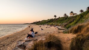 Nær stranden