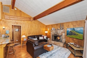TV, fireplace, table football - Eureka Chalet by Destination Big Bear: Amazing Eagle Point Location with a Classic Cabin Feel! Foosball! Putting Green! Close to the Lake! (Big Bear Lake)