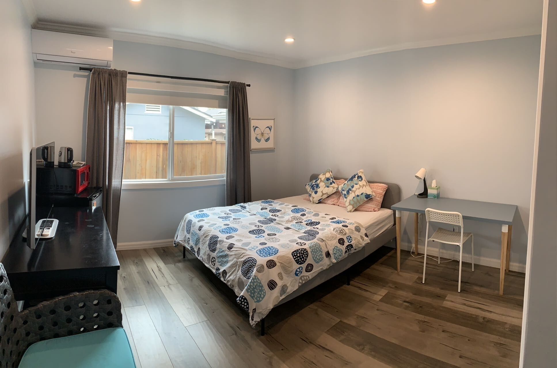 1 chambre, bureau, fer et planche à repasser, Wi-Fi