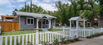 Guest Place in Pasadena w/ Private Entrance