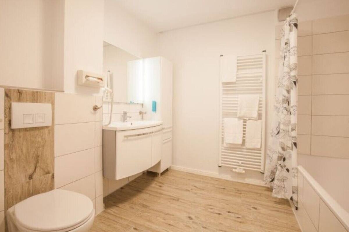 Bathroom | Shower, towels