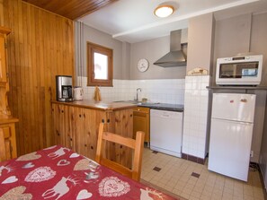 Fridge, microwave, dishwasher