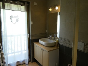 Hair dryer