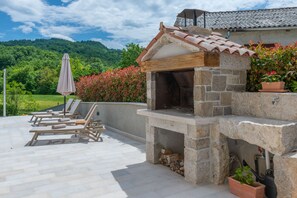 Terrace/patio - A touch of luxury in authentic Istria (Pazin)