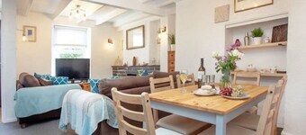 A beautiful 3 bedroom Cornish Cottage & wood stove