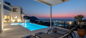 Magnificent Brand New Villa in Sfinari