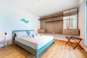 1 bedroom, desk, iron/ironing board, WiFi