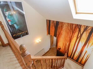 5 bedrooms, individually decorated, individually furnished, free WiFi - Corner House (Cinderford)