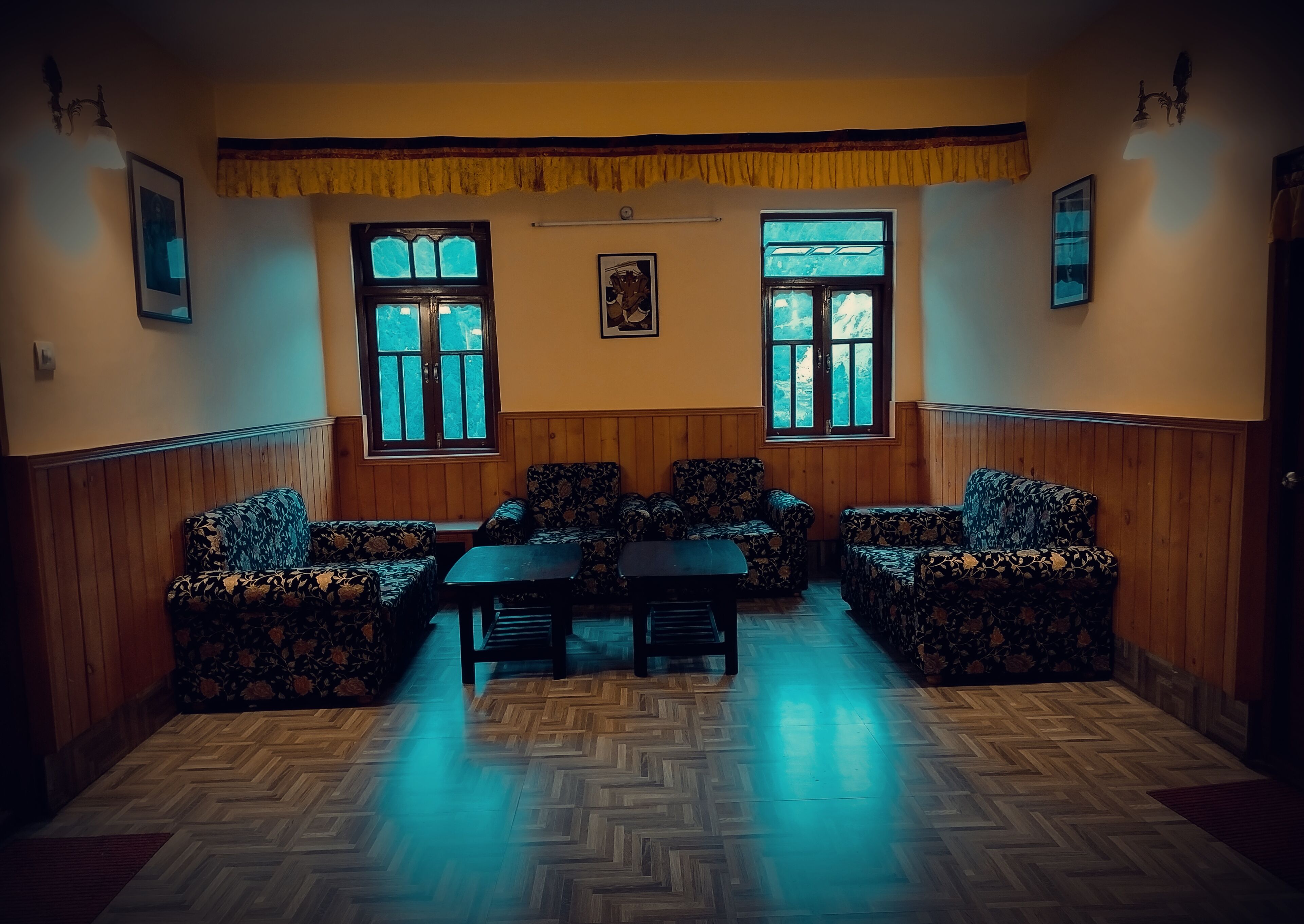 TV LCD 32-inch có truyền hình vệ tinh, TV 