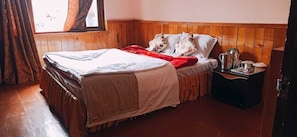 Deluxe Room | Premium bedding, pillowtop beds, bed sheets - Rufina Norling Zimkhang (Chungthang)