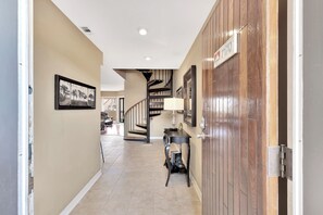 Interior - Pet Friendly, Shelter Cove Views - Bike to Beach! (Hilton Head Island)