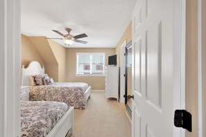 2 bedrooms, iron/ironing board, free WiFi, bed sheets