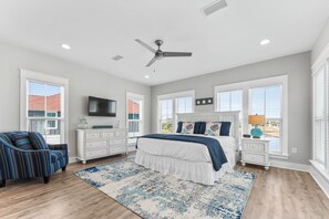 5 bedrooms, iron/ironing board, free WiFi, bed sheets - Perfect Location in Miramar Beach | Luxury Home | Private Pool (Miramar Beach)