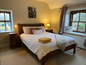 House | 4 bedrooms, iron/ironing board, travel cot, free WiFi - Countryside Home Located Just Outside Dublin City (Black Bull)