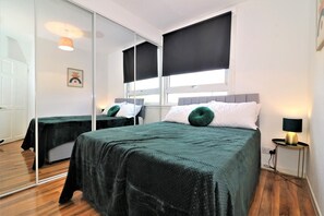 2 quartos, ferros/tábuas de passar roupa, Wi-Fi, roupa de cama