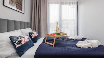 1 bedroom, desk, iron/ironing board, travel cot