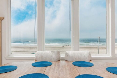 Singing Sands  Oceanfront cabin in Tierra Del Mar.