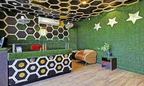 Reception - Itsy Hotels Friends (Haldwani)