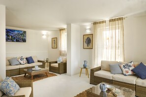 Reception - Mercury Beach Hotel (Sant'Antioco)