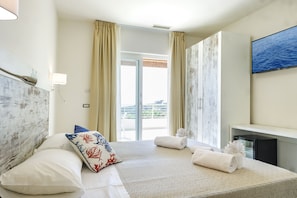 In-room safe, desk, blackout drapes, free WiFi