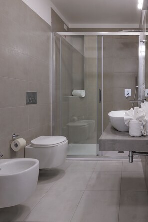 In-room safe, desk, blackout drapes, free WiFi - Mercury Beach Hotel (Sant'Antioco)