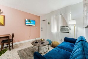 Smart TV - Experience the vibrant spirit of Little Havana! Stay in the perfect 1BR/1BA home just minutes from Brickell and steps from Little Havana’s cafés, music, and culture. (Miami)