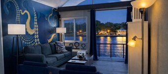 Couples Waterfront Condo Saugatuck Kayak-Beach-hike-kayak  Outdoor Heated Pool
