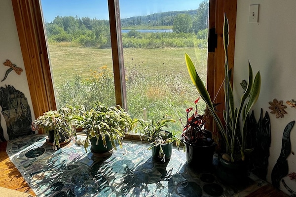 kitchen/ dinging room view to river