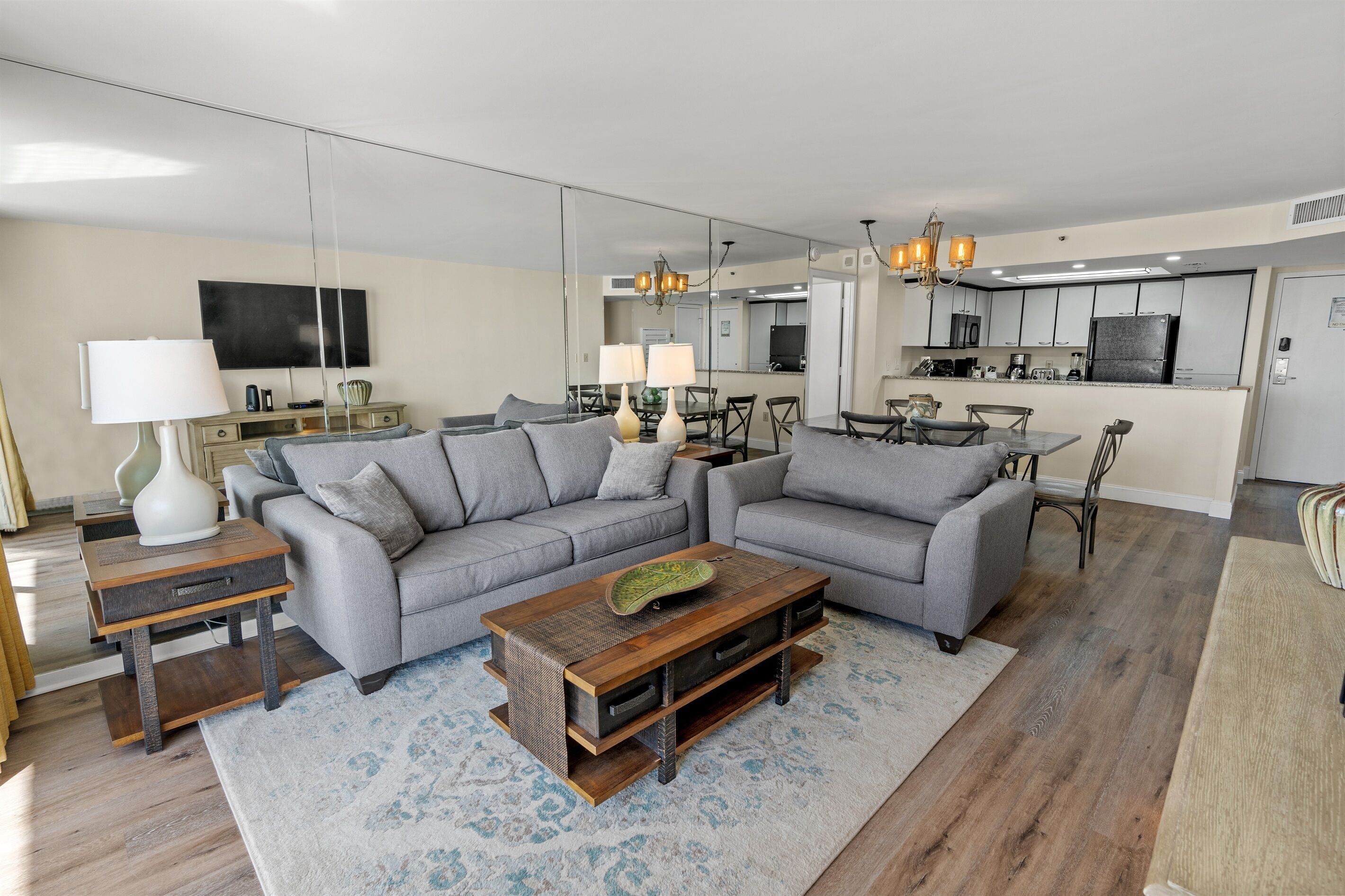 South Hampton 902 w/Outdoor Pool & Beach