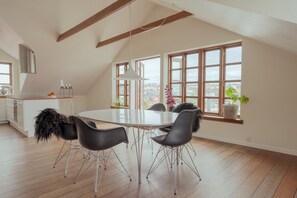In-room dining - Penthouse - 4BR - Downtown - Harbour (Tórshavn)
