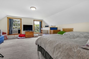 3 habitaciones, escritorio, cuna de viaje y wifi