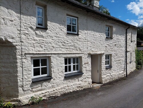 Lakeland cottage in quiet surroundings.