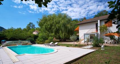 Villa De Marchi mit Bergblick, Pool und WLAN