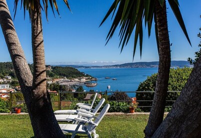 Villa "Casa Vieja de Bueu" with Mountain View, Wi-Fi, Garden & Terrace