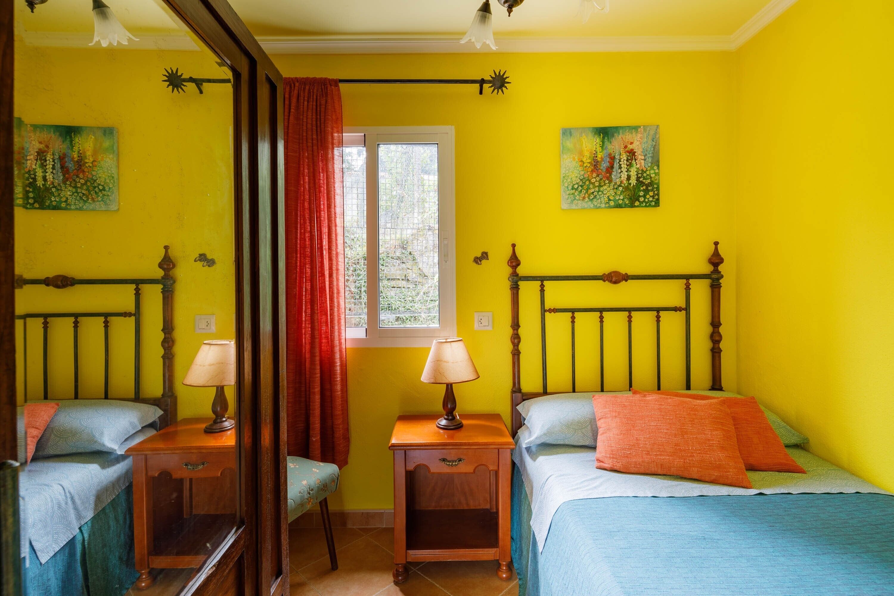 2 habitaciones, tabla de planchar con plancha y wifi gratis 