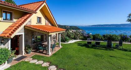 "Casa Nueva de Bueu" with Mountain View, Wi-Fi, Garden & Terrace