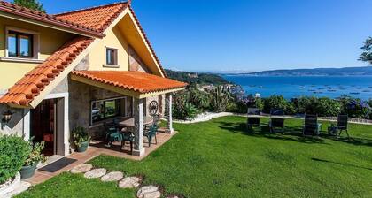 "Casa Nueva de Bueu" with Mountain View, Wi-Fi, Garden & Terrace