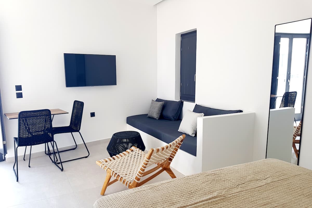 comfort studio suite | in-room safe, blackout curtains, soundproofing, free wifi