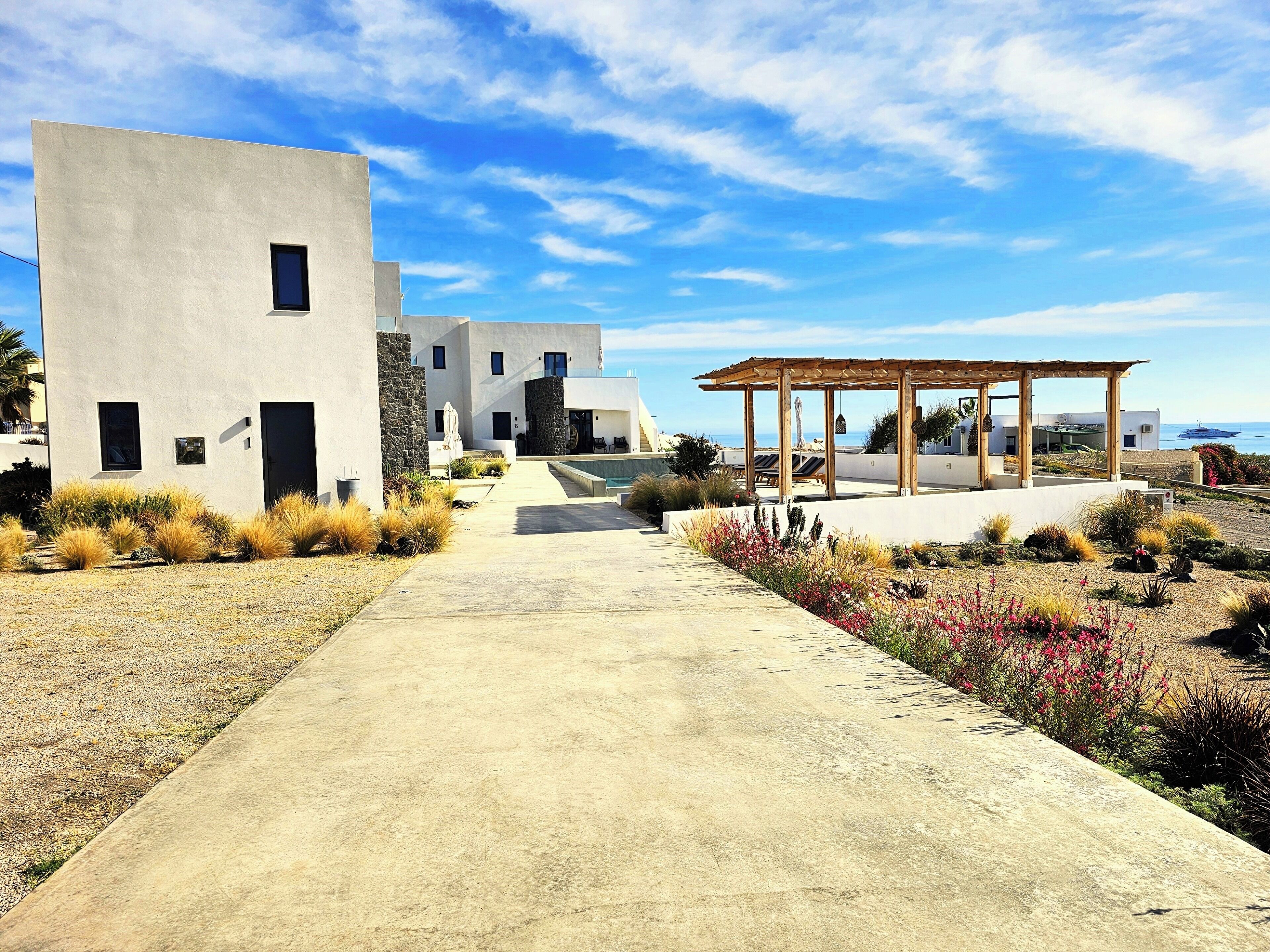 Photo - myLithos Suites