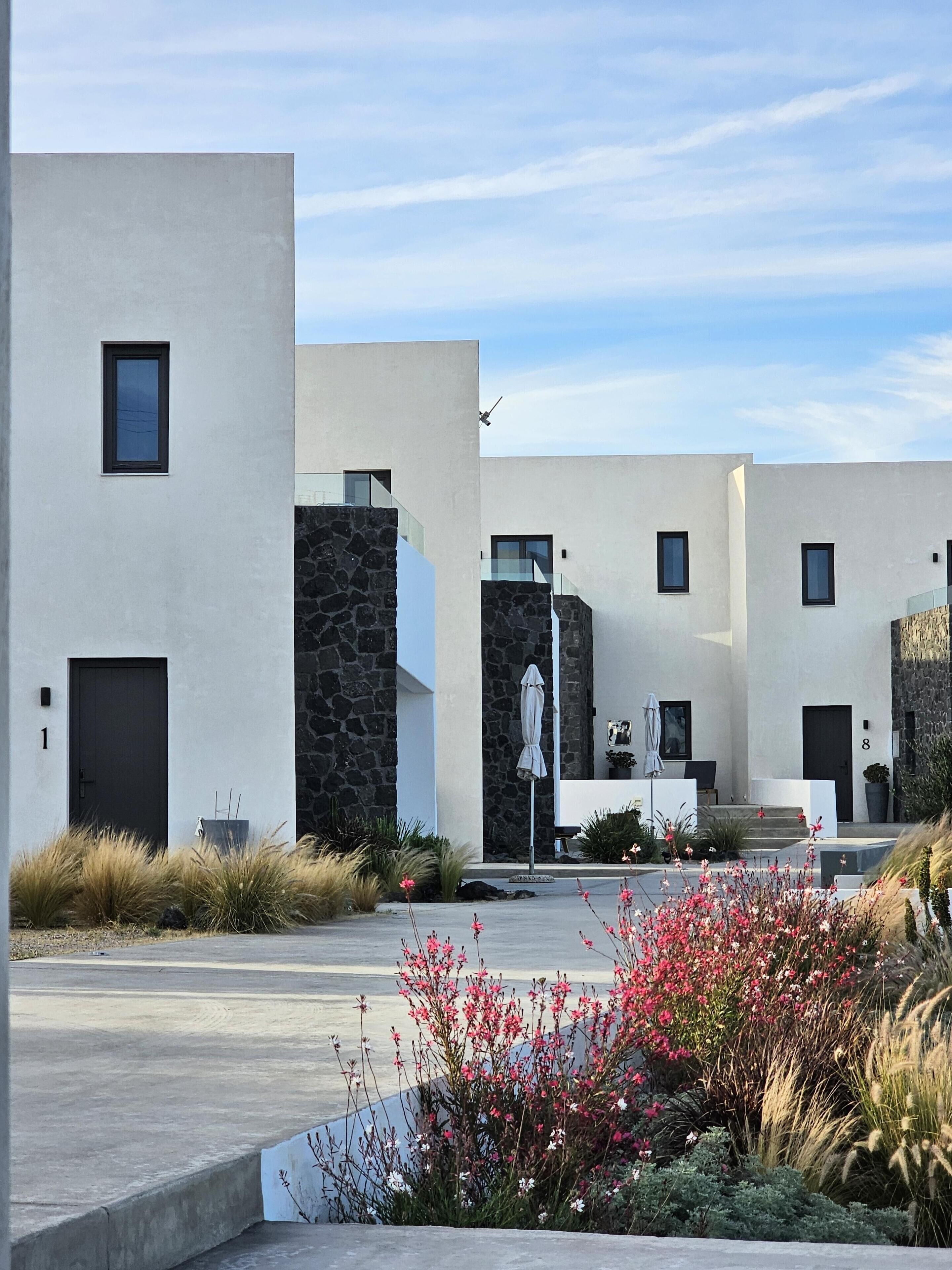 Photo - myLithos Suites